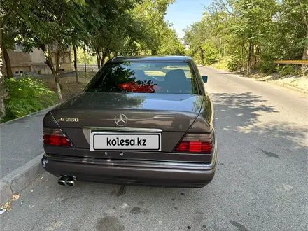 Mercedes-Benz E 280 1995 года за 2 900 000 тг. в Шымкент – фото 4