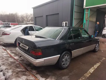 Mercedes-Benz E 230 1990 года за 750 000 тг. в Алматы – фото 5