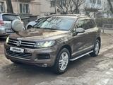 Volkswagen Touareg 2011 года за 9 800 000 тг. в Алматы – фото 3