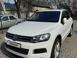 Volkswagen Touareg 2012 года за 11 000 000 тг. в Алматы