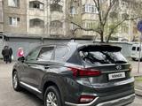 Hyundai Santa Fe 2019 года за 13 000 000 тг. в Алматы – фото 4