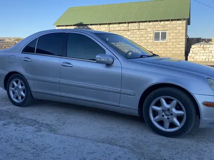 Mercedes-Benz C 240 2003 года за 3 700 000 тг. в Актау – фото 4