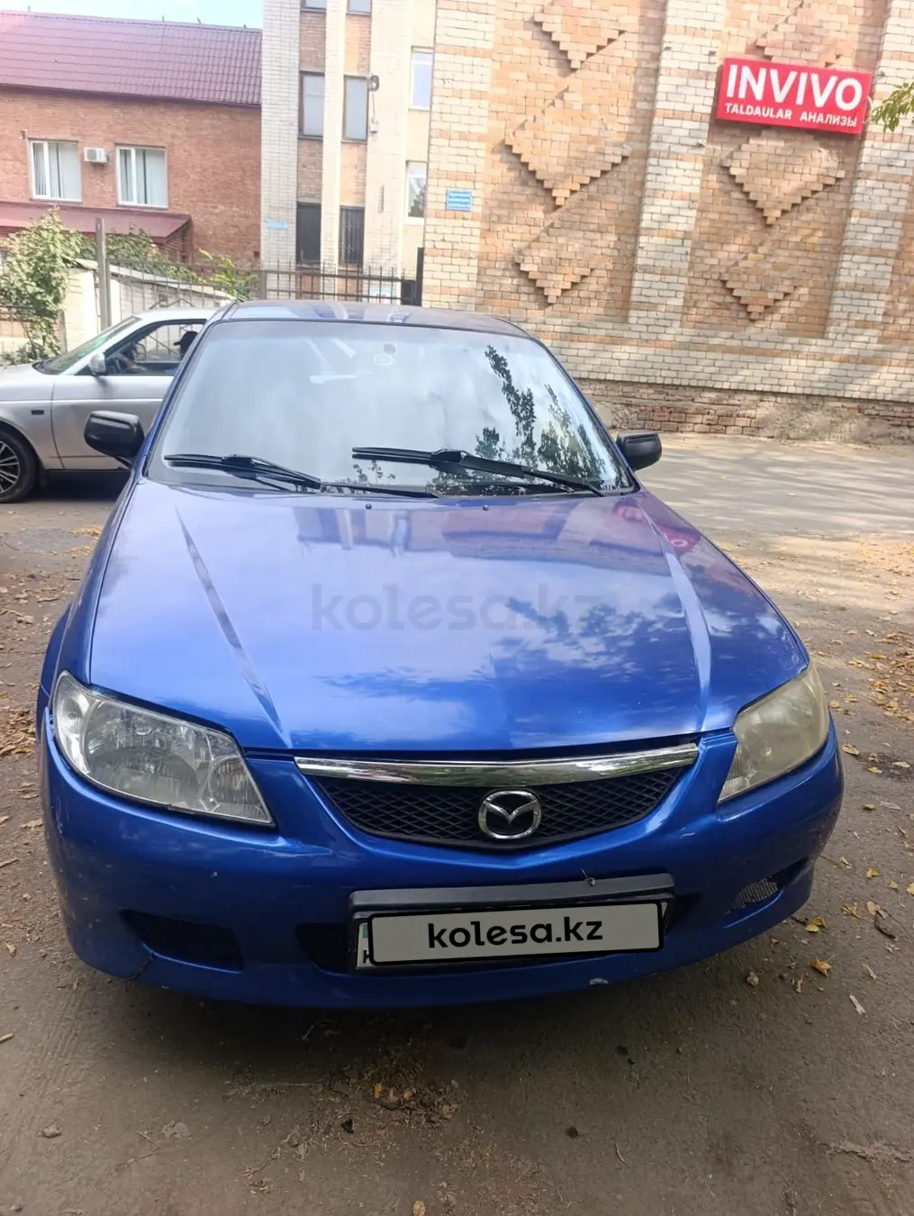 Mazda 323, 2002