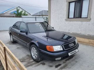 Audi 100