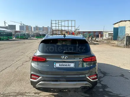 Hyundai Santa Fe 2020 года за 15 000 000 тг. в Алматы – фото 13