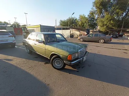 Mercedes-Benz E 230 1984 года за 700 000 тг. в Алматы