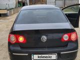 Volkswagen Passat 2007 годаfor2 000 000 тг. в Атырау – фото 5