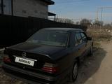 Mercedes-Benz E 200 1994 года за 1 100 000 тг. в Алматы – фото 2