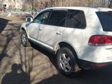 Volkswagen Touareg 2004 годаfor6 000 000 тг. в Петропавловск – фото 4