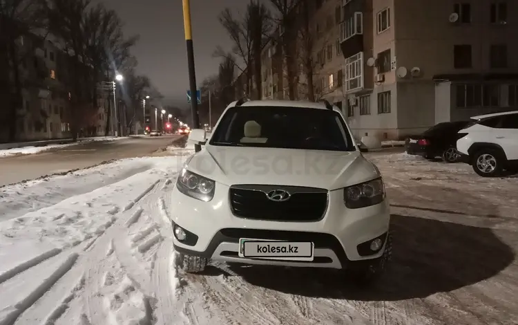 Hyundai Santa Fe 2012 годаүшін8 500 000 тг. в Уральск