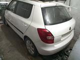 Skoda Fabia 2012 года за 2 700 000 тг. в Шымкент – фото 2