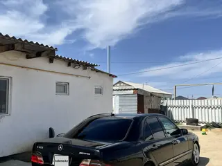 Mercedes-Benz E 320