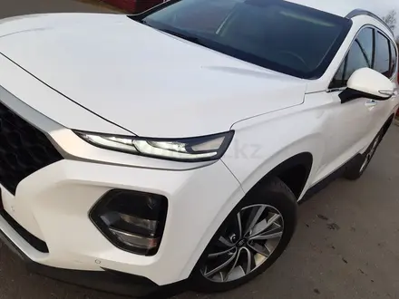 Hyundai Santa Fe 2018 года за 13 000 000 тг. в Рудный – фото 2