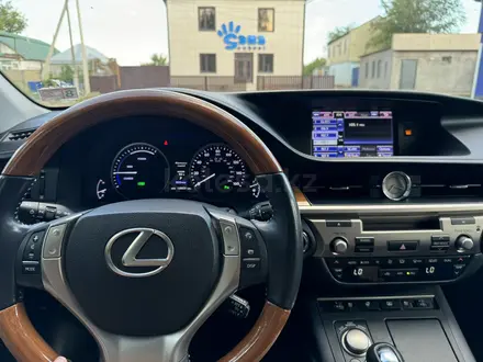 Lexus ES 300h 2014 года за 8 200 000 тг. в Уральск – фото 9