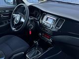 Kia Carens 2013 года за 6 890 000 тг. в Актобе – фото 5