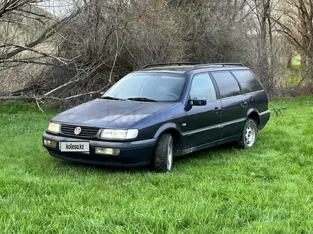 Volkswagen Passat 1995 года за 1 900 000 тг. в Шымкент – фото 2