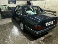 Mercedes-Benz E 200 1995 года за 1 950 000 тг. в Караганда