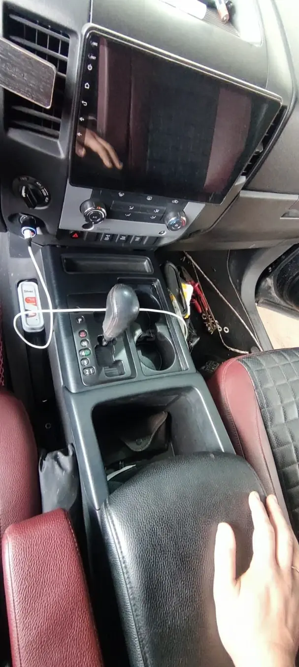 Nissan Titan, 2010