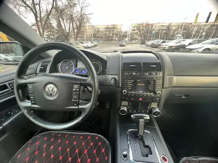 Volkswagen Touareg 2007 года за 5 300 000 тг. в Алматы – фото 7