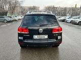 Volkswagen Touareg 2007 года за 5 300 000 тг. в Алматы – фото 2