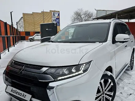 Mitsubishi Outlander 2022 года за 17 500 000 тг. в Уральск – фото 5