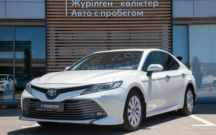 Toyota Camry 2019 года за 13 290 000 тг. в Алматы