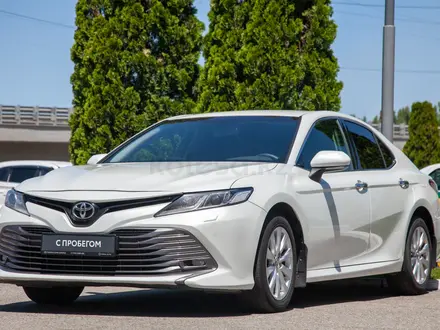 Toyota Camry 2019 года за 13 290 000 тг. в Алматы – фото 2