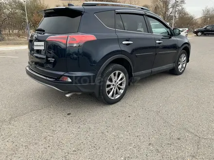 Toyota RAV4 2017 года за 8 500 000 тг. в Актау – фото 4