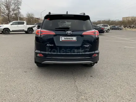 Toyota RAV4 2017 года за 8 500 000 тг. в Актау – фото 6