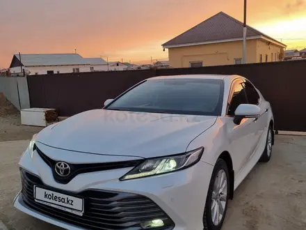 Toyota Camry 2021 года за 15 500 000 тг. в Атырау