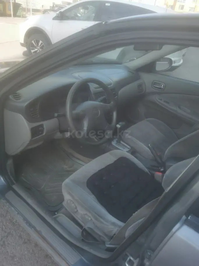 Nissan Sentra, 2001