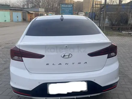 Hyundai Elantra 2019 года за 9 500 000 тг. в Семей – фото 6