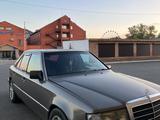 Mercedes-Benz E 220 1993 года за 2 200 000 тг. в Кокшетау – фото 3