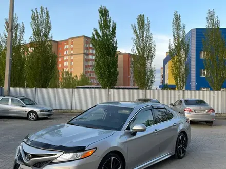 Toyota Camry 2017 года за 8 900 000 тг. в Актобе – фото 20