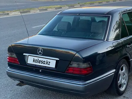 Mercedes-Benz E 320 1995 года за 3 300 000 тг. в Шымкент – фото 7