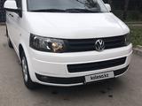 Volkswagen Transporter 2013 года за 12 950 000 тг. в Алматы – фото 2