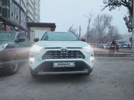 Toyota RAV4 2020 года за 16 500 000 тг. в Алматы – фото 11