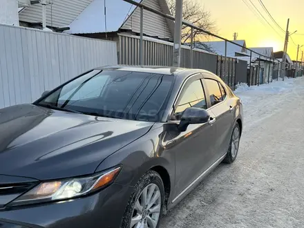 Toyota Camry 2018 года за 13 000 000 тг. в Алматы – фото 3