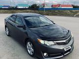 Toyota Camry 2013 года за 4 500 000 тг. в Уральск – фото 2