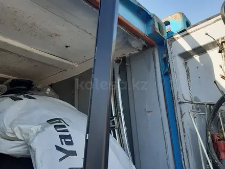 Губа бампера мерседес 210. Перед и задние. за 15 000 тг. в Астана
