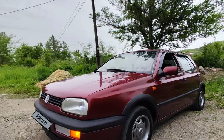 Volkswagen Golf 1995 года за 1 400 000 тг. в Алматы