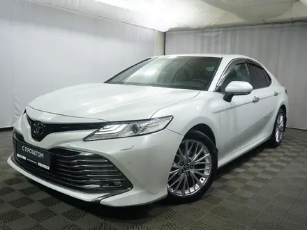 Toyota Camry 2019 года за 13 900 000 тг. в Алматы