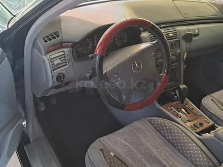 Mercedes-Benz E 280 1999 года за 4 000 000 тг. в Алматы – фото 3