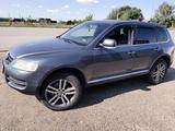 Volkswagen Touareg 2004 года за 4 500 000 тг. в Астана