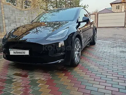 Tesla Model Y 2022 года за 20 500 000 тг. в Астана – фото 2