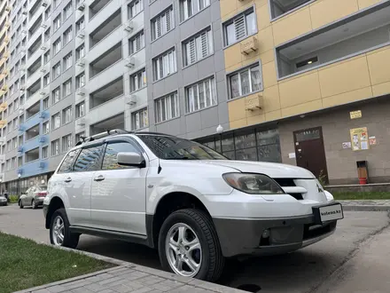 Mitsubishi Outlander 2004 года за 5 000 000 тг. в Алматы – фото 3