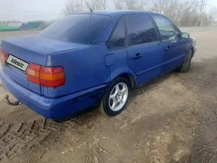 Volkswagen Passat 1994 года за 1 100 000 тг. в Уральск – фото 4