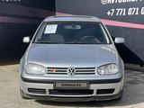 Volkswagen Golf 2002 года за 3 250 000 тг. в Актобе – фото 2