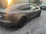 Tesla Model 3 2021 года за 9 500 000 тг. в Алматы – фото 2