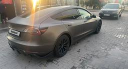 Tesla Model 3 2021 года за 9 500 000 тг. в Алматы – фото 2
